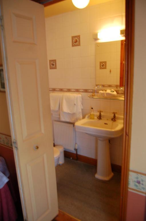 Compton House Bed & Breakfast Ashbourne  Bagian luar foto